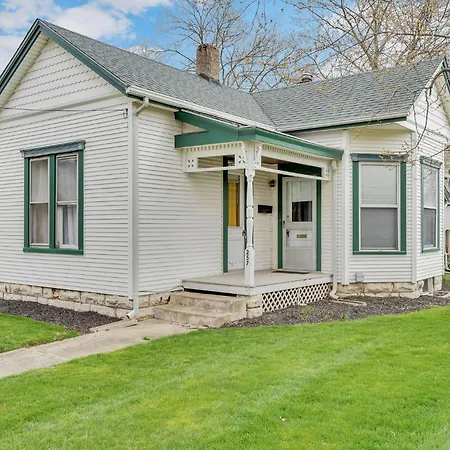 Enchanting Bungalow - 2Br Historic Hidden Gem